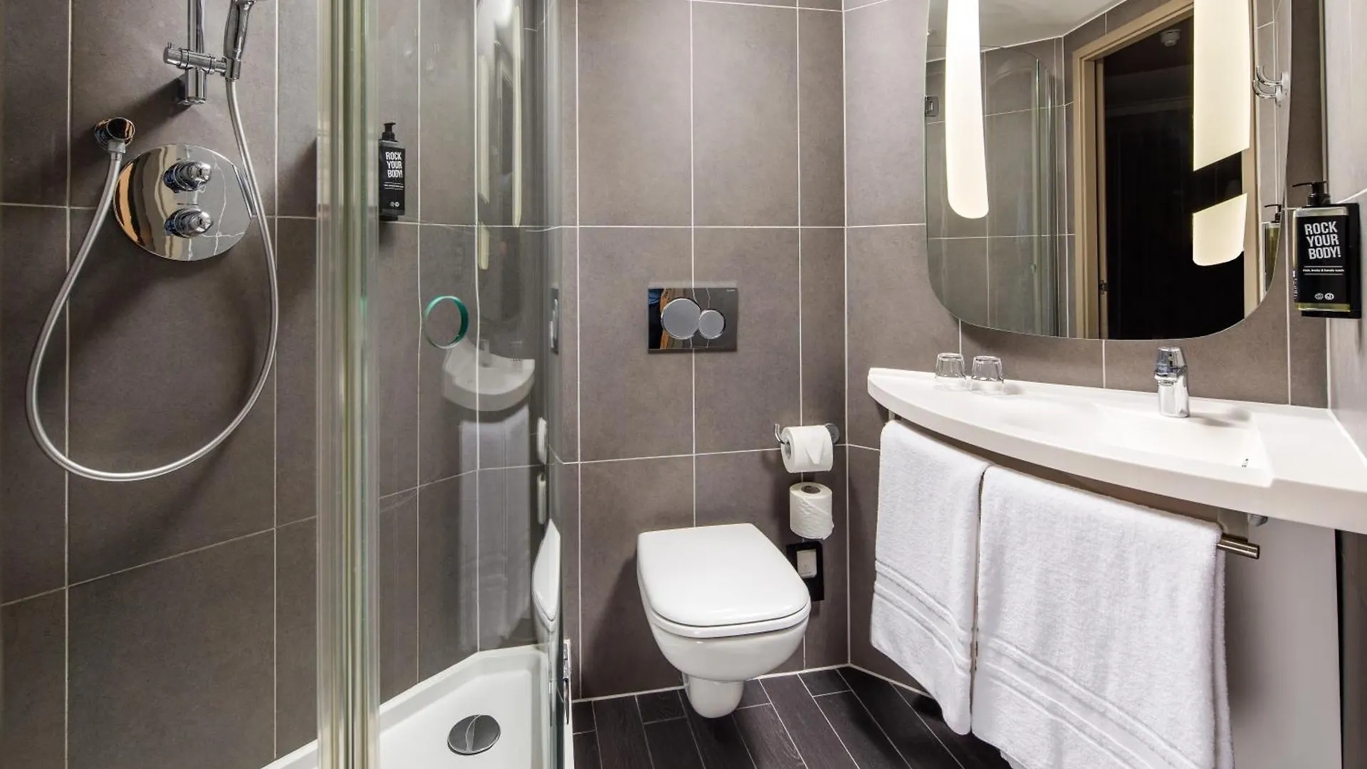 Ibis London Canning Town 3*,  Reino Unido