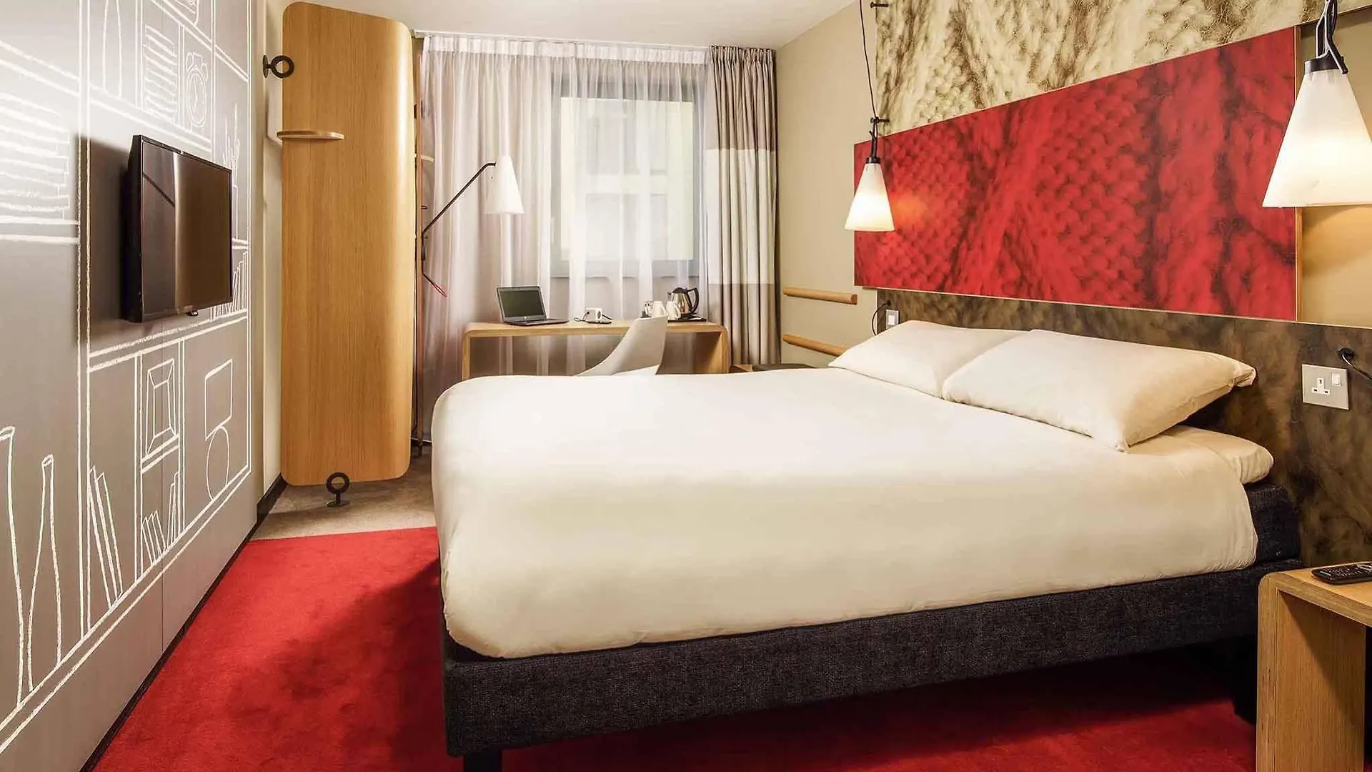 Ibis London Canning Town 3*,